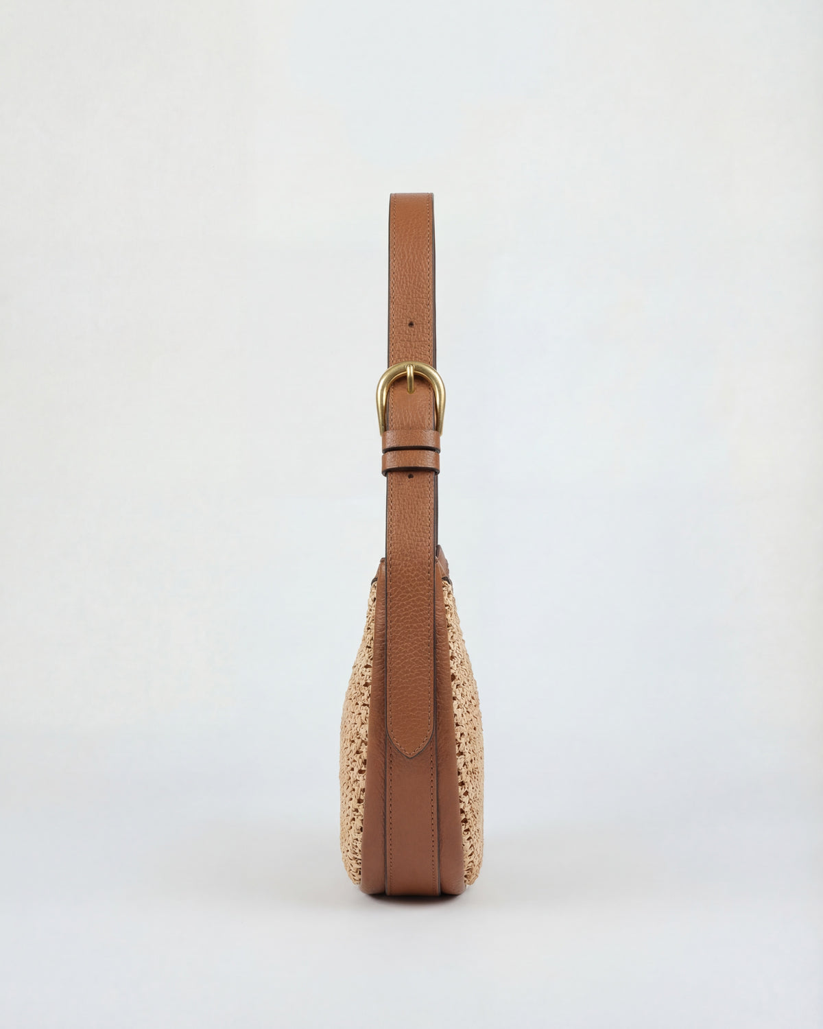 Lou raphia camel